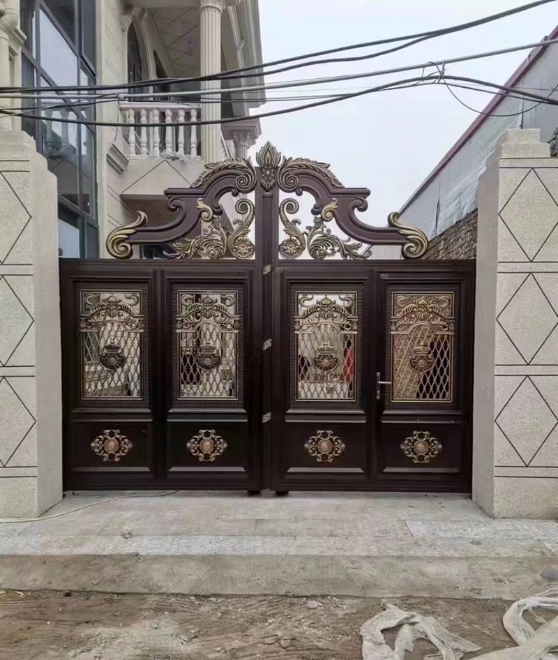 铝艺围栏在园林景观中的艺术与功能
